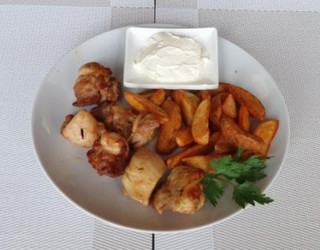 Menu55 - Шашлык куриный с картофелем фри и чесночным соусом